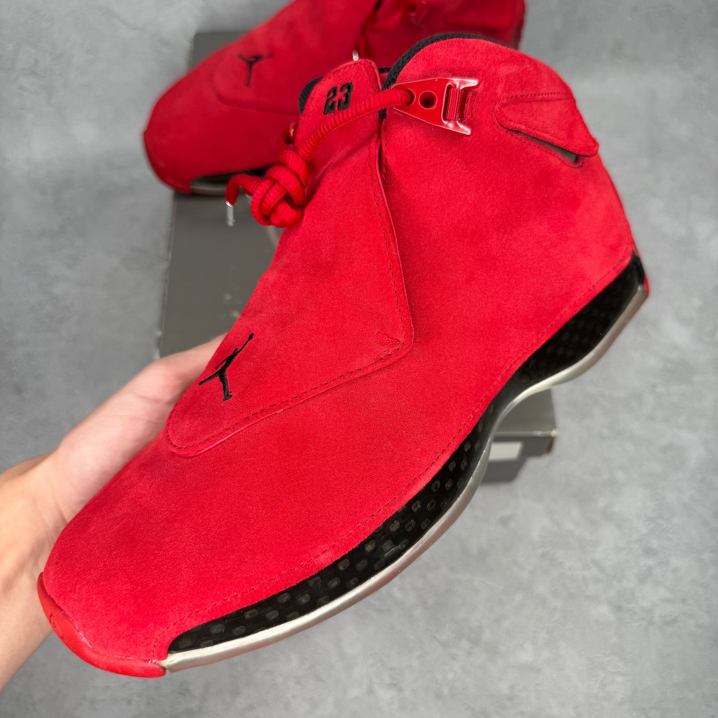 Jordan 18 Retro Toro *pre-owned* SIZE 9