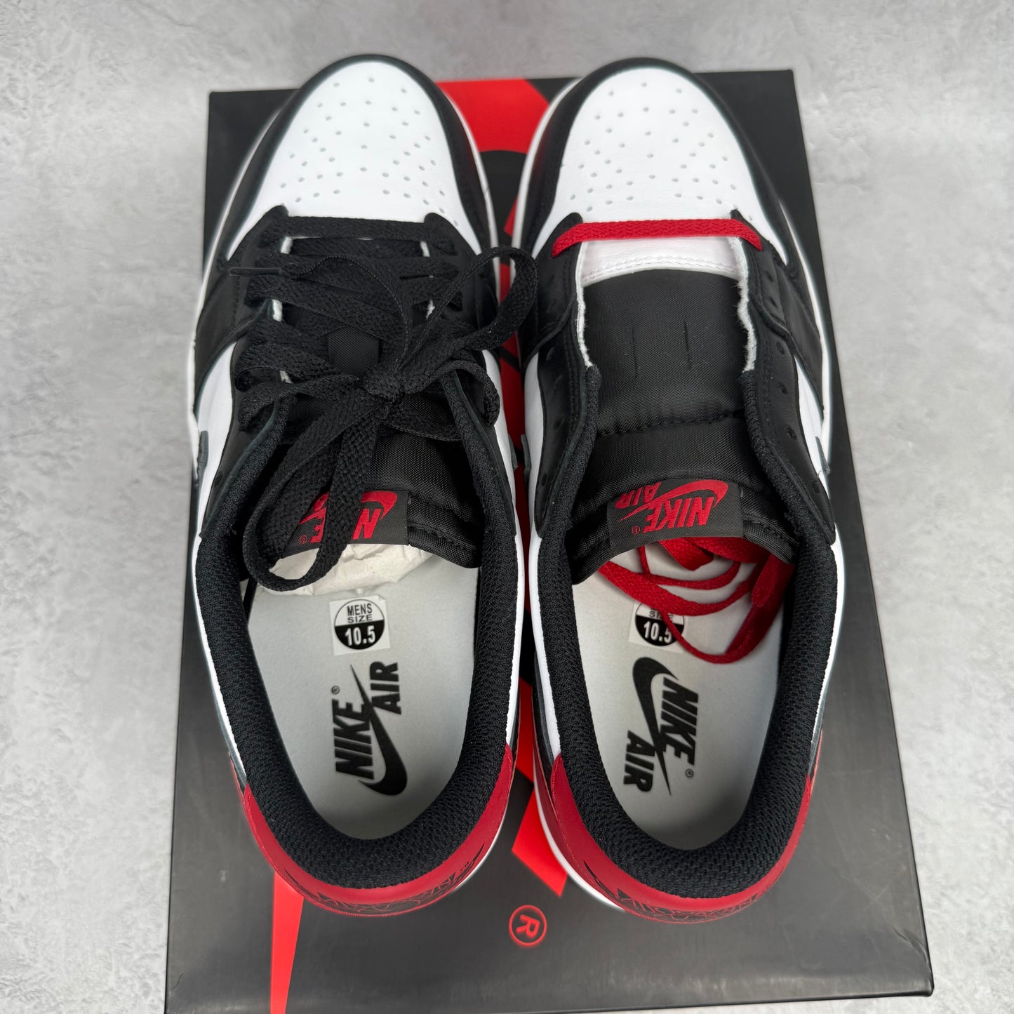 Jordan 1 Retro Low OG Black Toe (2023)