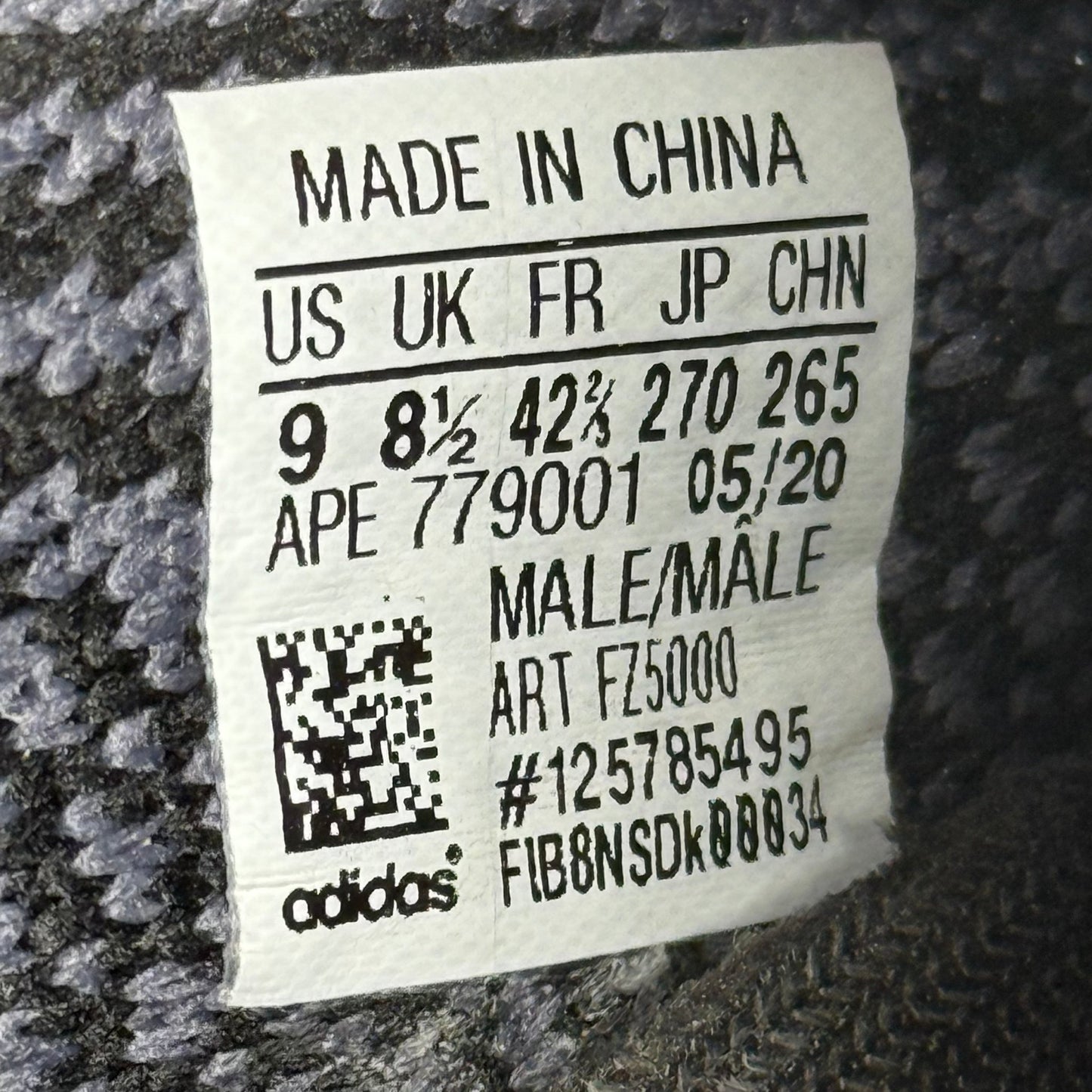 adidas Yeezy Boost 350 V2 Carbon *pre - owned* SIZE 9 - Kicks Collective PA - adidas - FZ5000 - Men's Shoes - 9M/10.5W - Pre - Owned