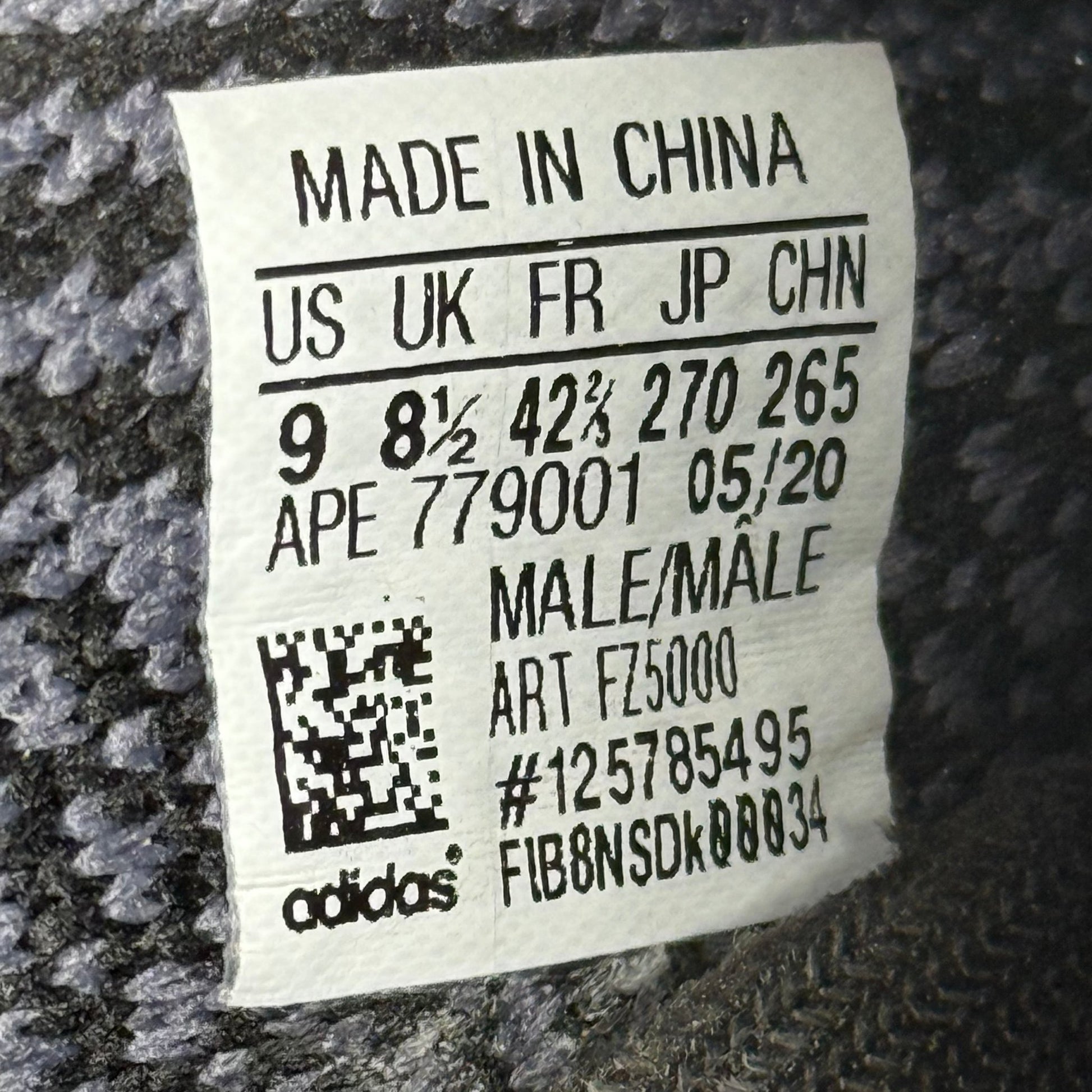 adidas Yeezy Boost 350 V2 Carbon *pre - owned* SIZE 9 - Kicks Collective PA - adidas - FZ5000 - Men's Shoes - 9M/10.5W - Pre - Owned