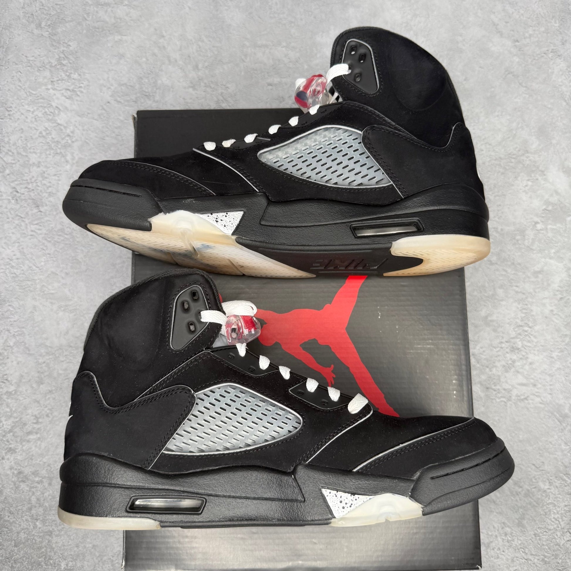 Jordan 5 Retro OG Black Metallic Reimagined *pre - owned* SIZE 9.5 - Kicks Collective PA - Jordan - HF3975 - 001 - Men's Shoes - 9.5M/11W - Pre - Owned