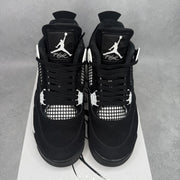 Jordan 4 Retro White Thunder *pre-owned* SIZE 9