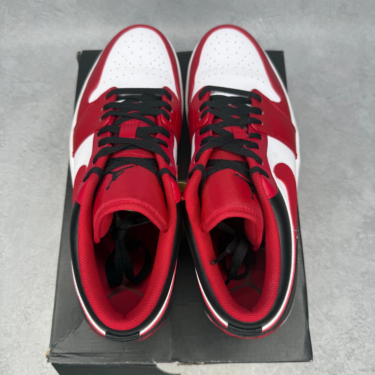 Jordan 1 Low Bulls *pre-owned* SIZE 13