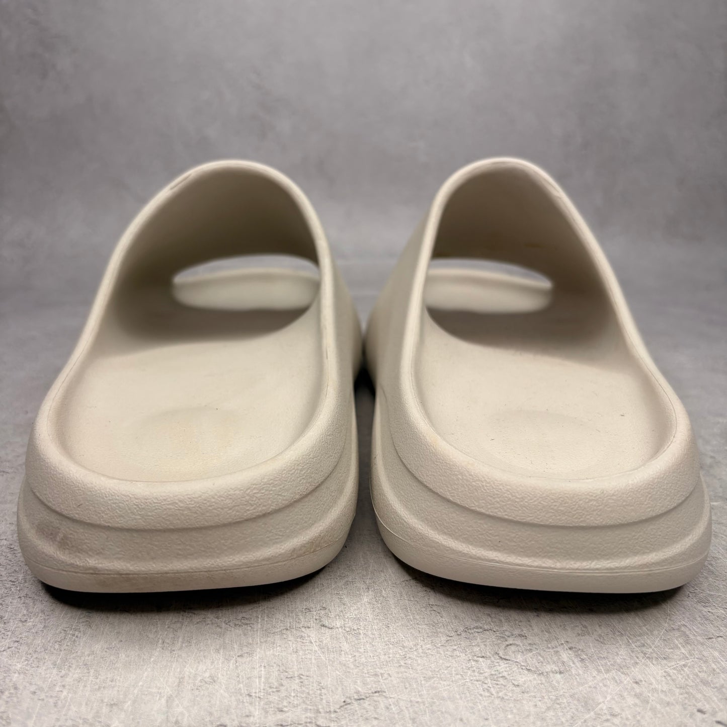 YZY YS-01 Cream *pre-owned* SIZE 12