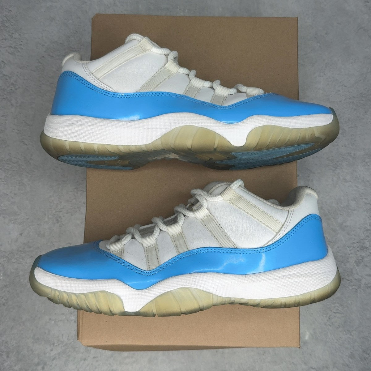 Jordan 11 Retro Low University Blue (2017) 8 (Pre-Owned) - Image 1