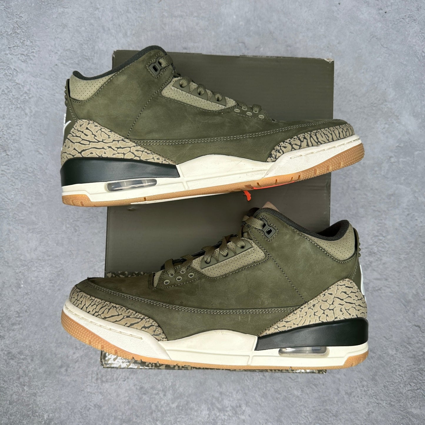 Jordan 3 Retro Family Affair *pre - owned* SIZE 9 - Kicks Collective PA - Jordan - DN3707-202 - Men's Shoes - 9M/10.5W - Pre - Owned