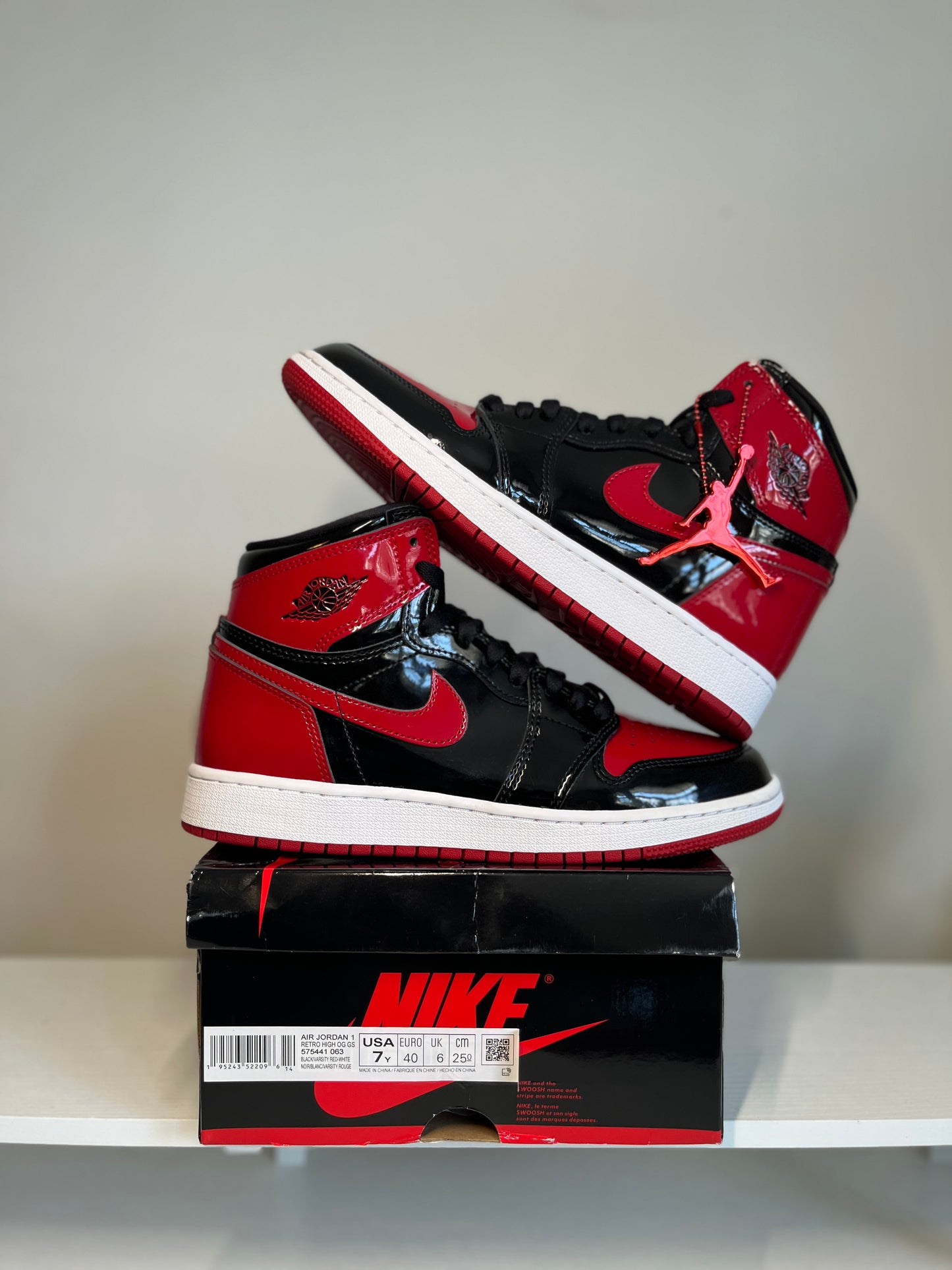 Jordan 1 Retro High OG Patent Bred (GS) *pre-owned* LIKE NEW (SIZE 7Y)