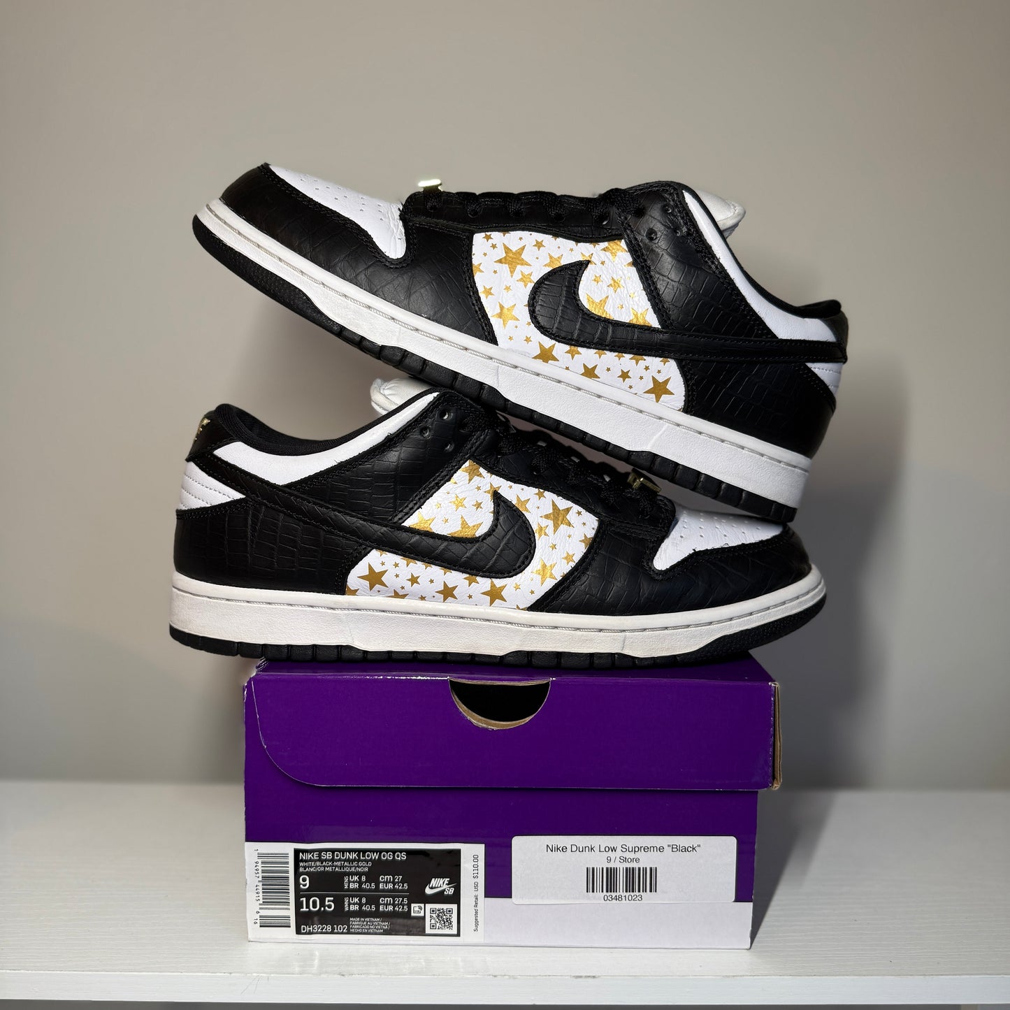 Nike SB Dunk Low Supreme Stars Black (2021) *pre-owned* (SIZE 9)