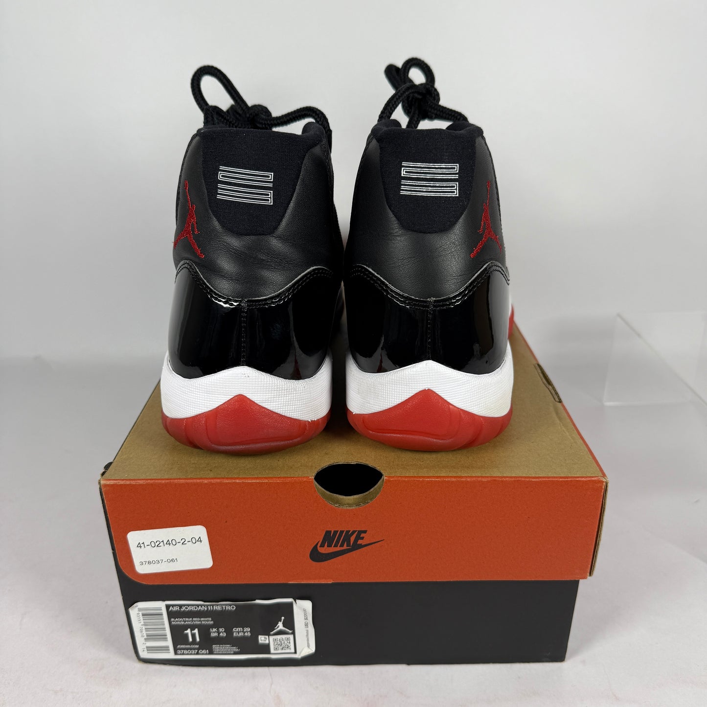 Jordan 11 Retro Bred (2019) *pre-owned* (SIZE 11)