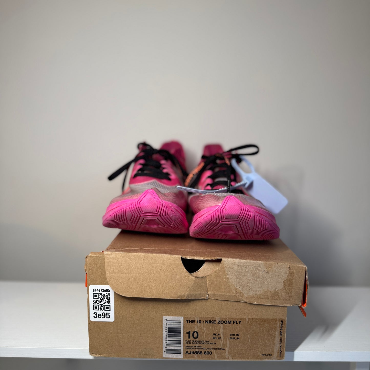 Nike Zoom Fly Off-White Pink *pre-owned* (SIZE 10)