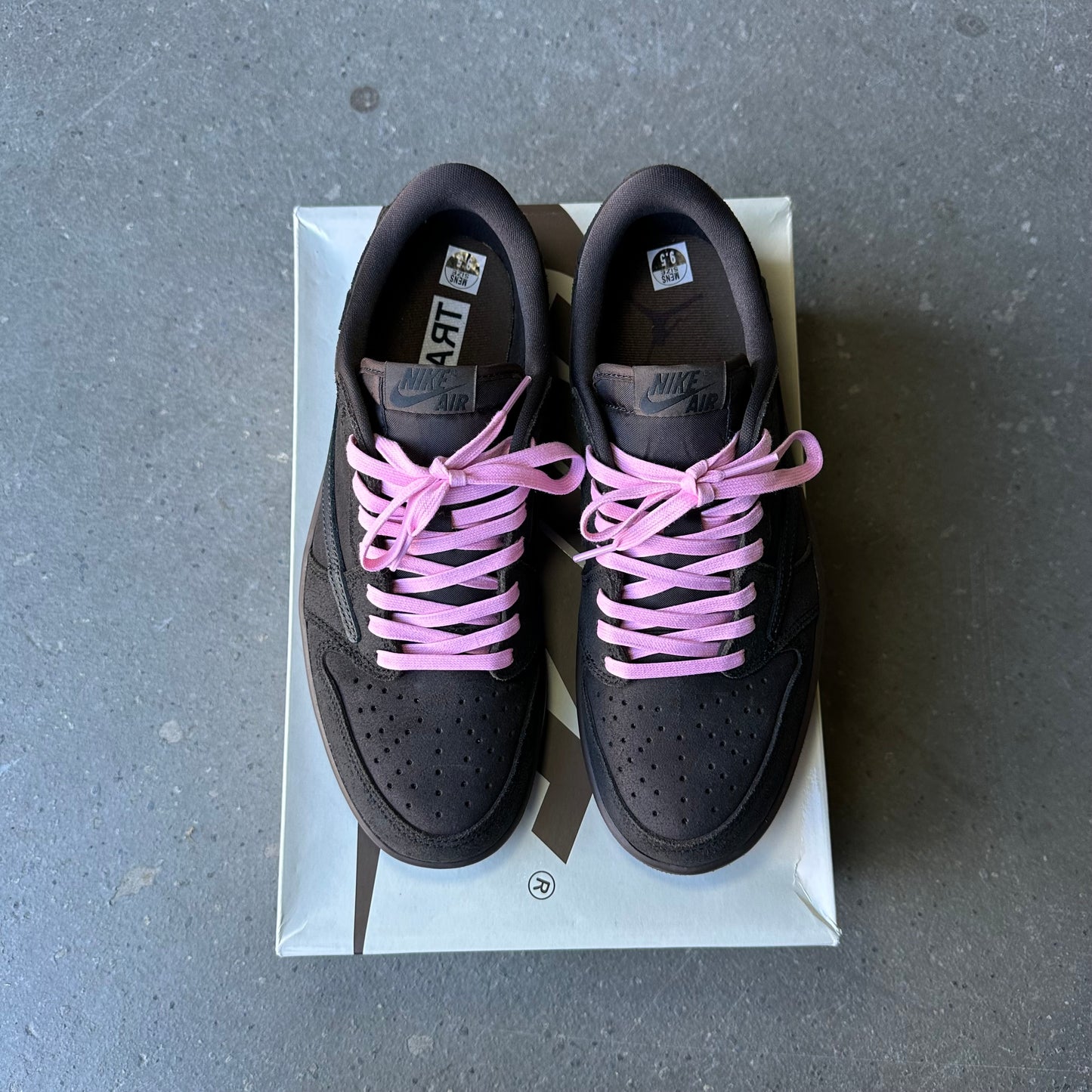 Jordan 1 Retro Low OG SP Travis Scott Velvet Brown *pre-owned* (SIZE 9.5)