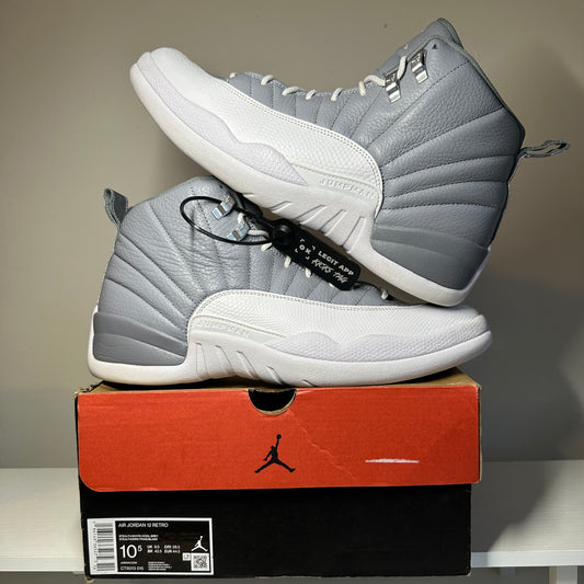 Jordan 12 Retro Stealth *pre-owned* (SIZE 10.5)