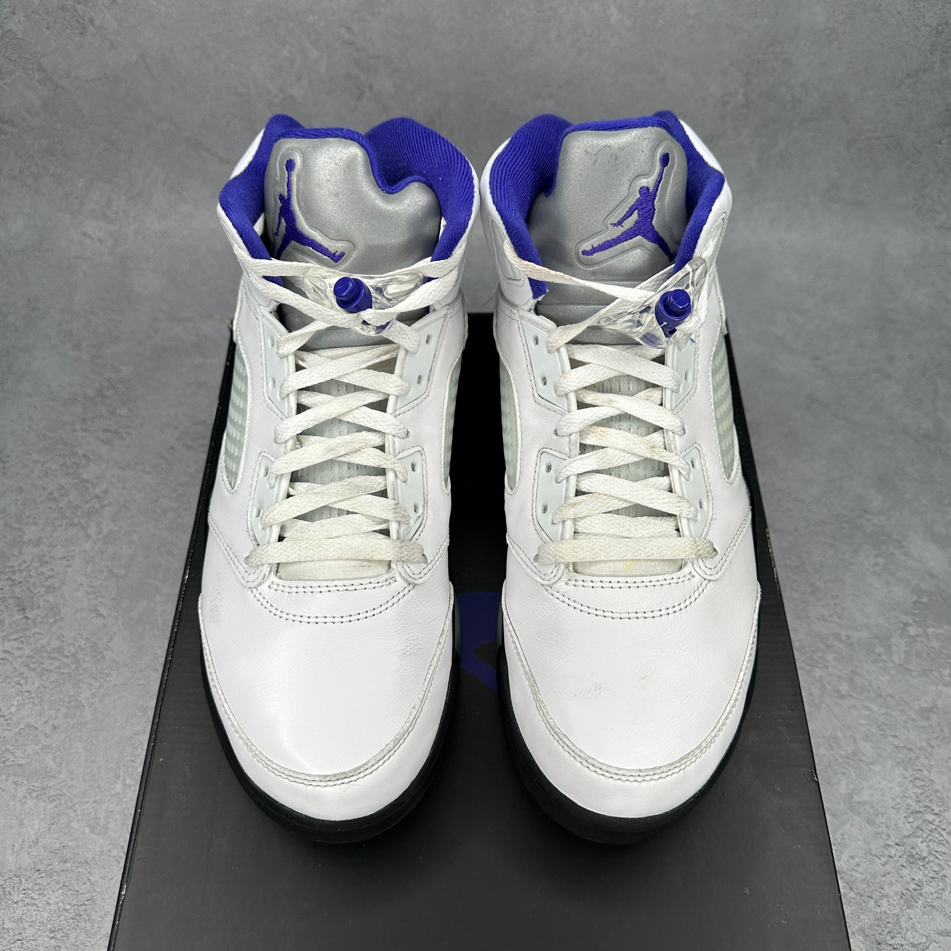 Jordan 5 Retro Dark Concord *pre-owned* SIZE 10.5