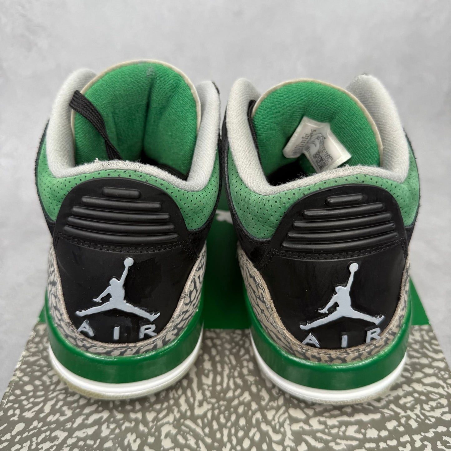 Jordan 3 Retro Pine Green *pre - owned* SIZE 9 - Kicks Collective PA - Jordan - CT8532 - 030 - Men's Shoes - 9M/10.5W - Pre - Owned