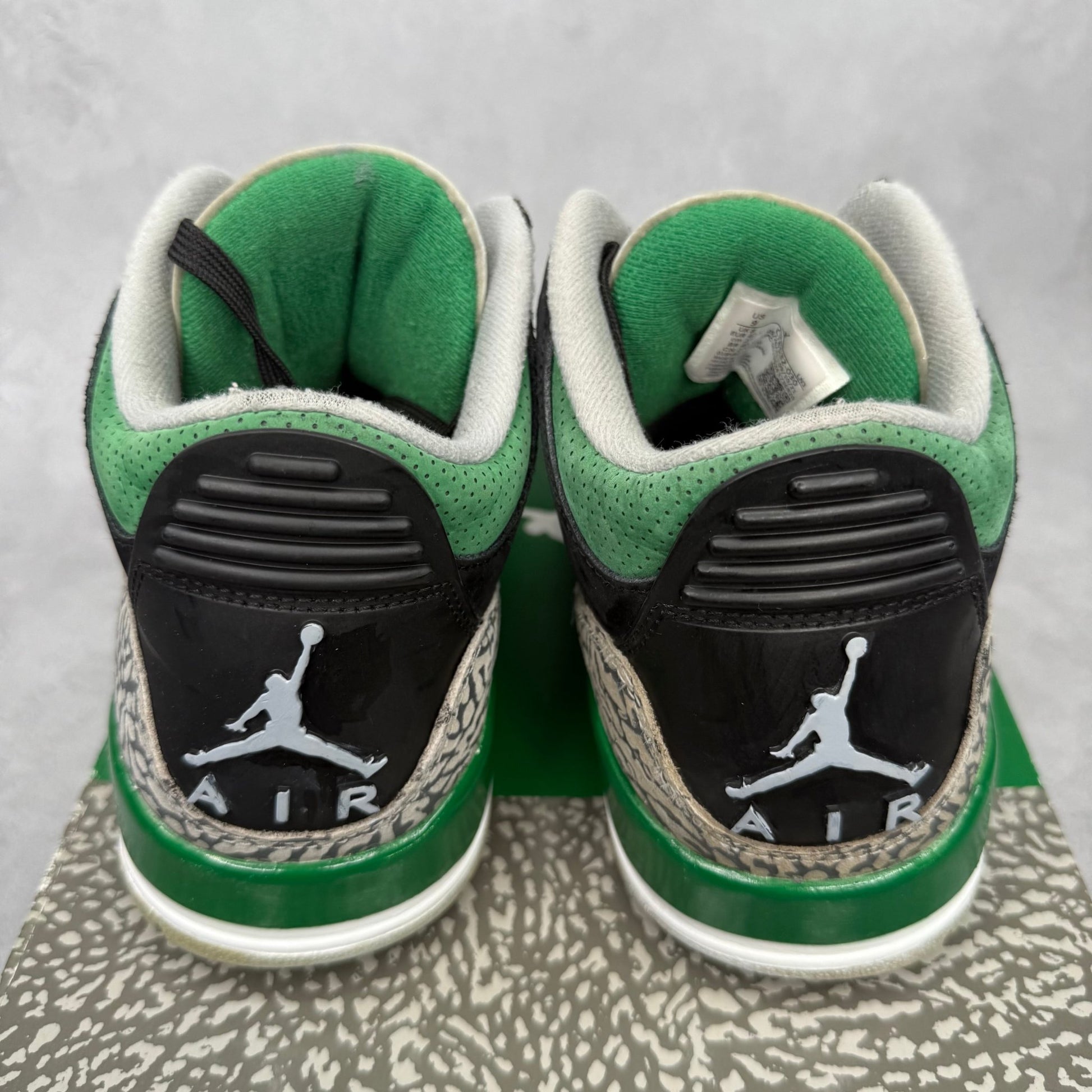 Jordan 3 Retro Pine Green *pre - owned* SIZE 9 - Kicks Collective PA - Jordan - CT8532 - 030 - Men's Shoes - 9M/10.5W - Pre - Owned