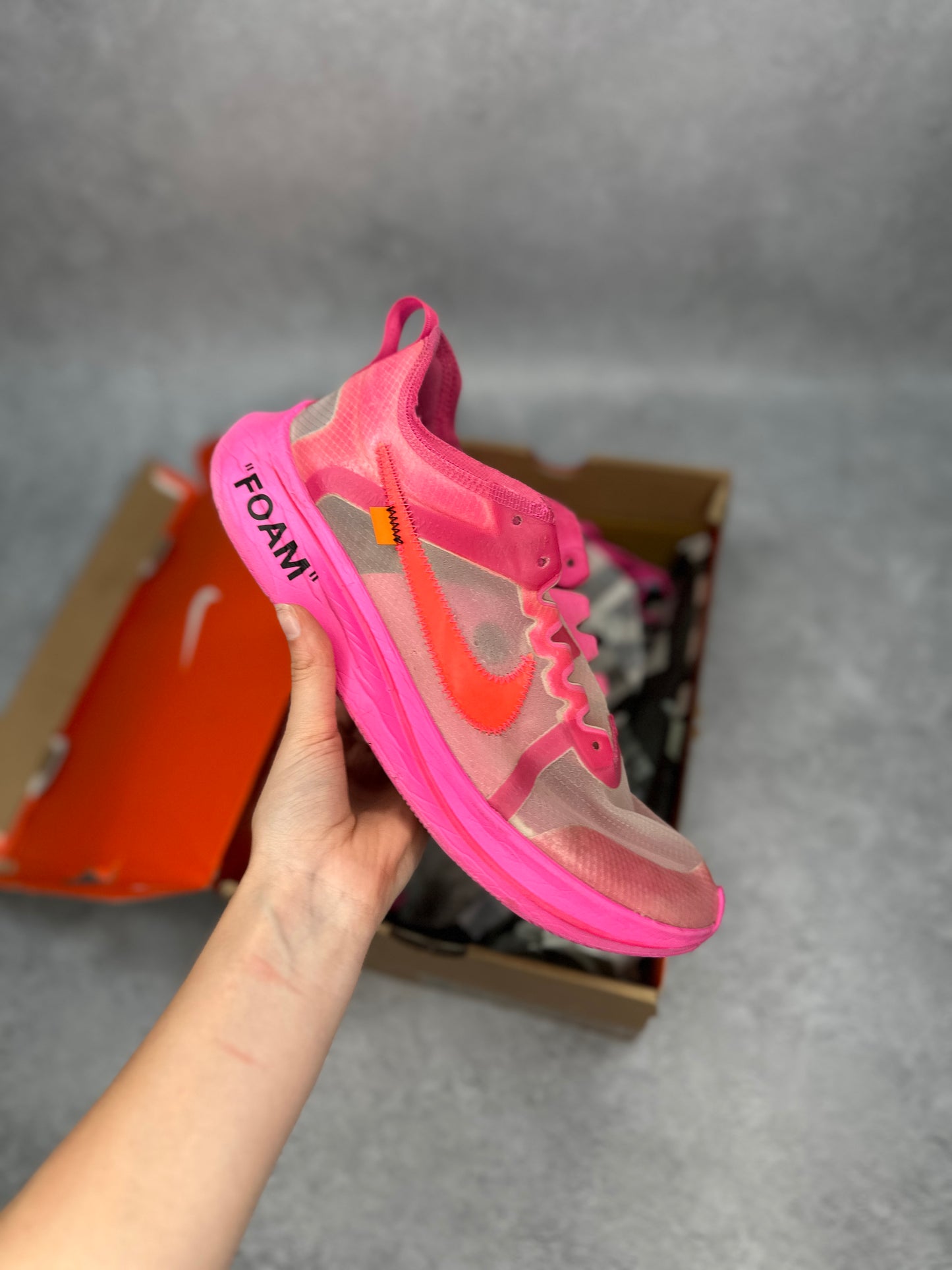 Nike Zoom Fly Off-White Pink *pre-owned* SIZE 11