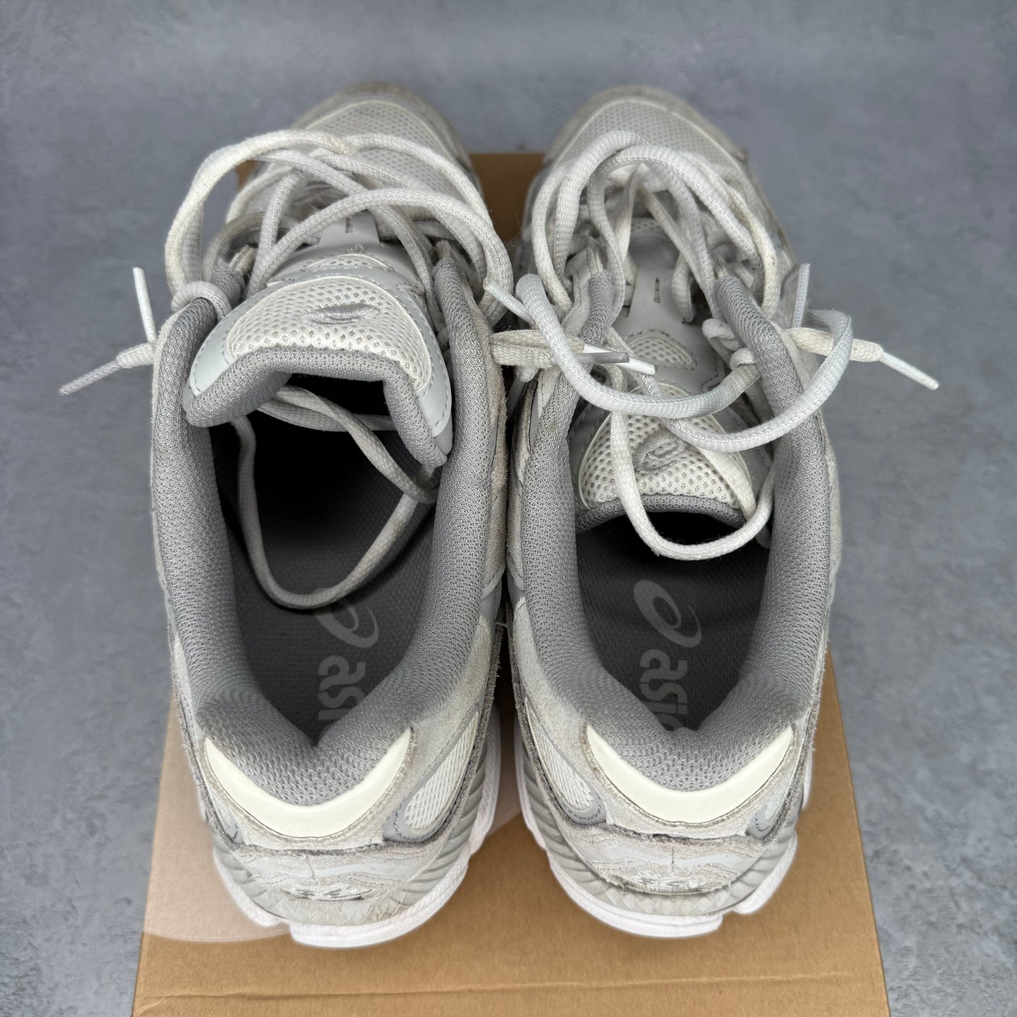 ASICS Gel-NYC Cream Cloud Grey *pre-owned* SIZE 9.5