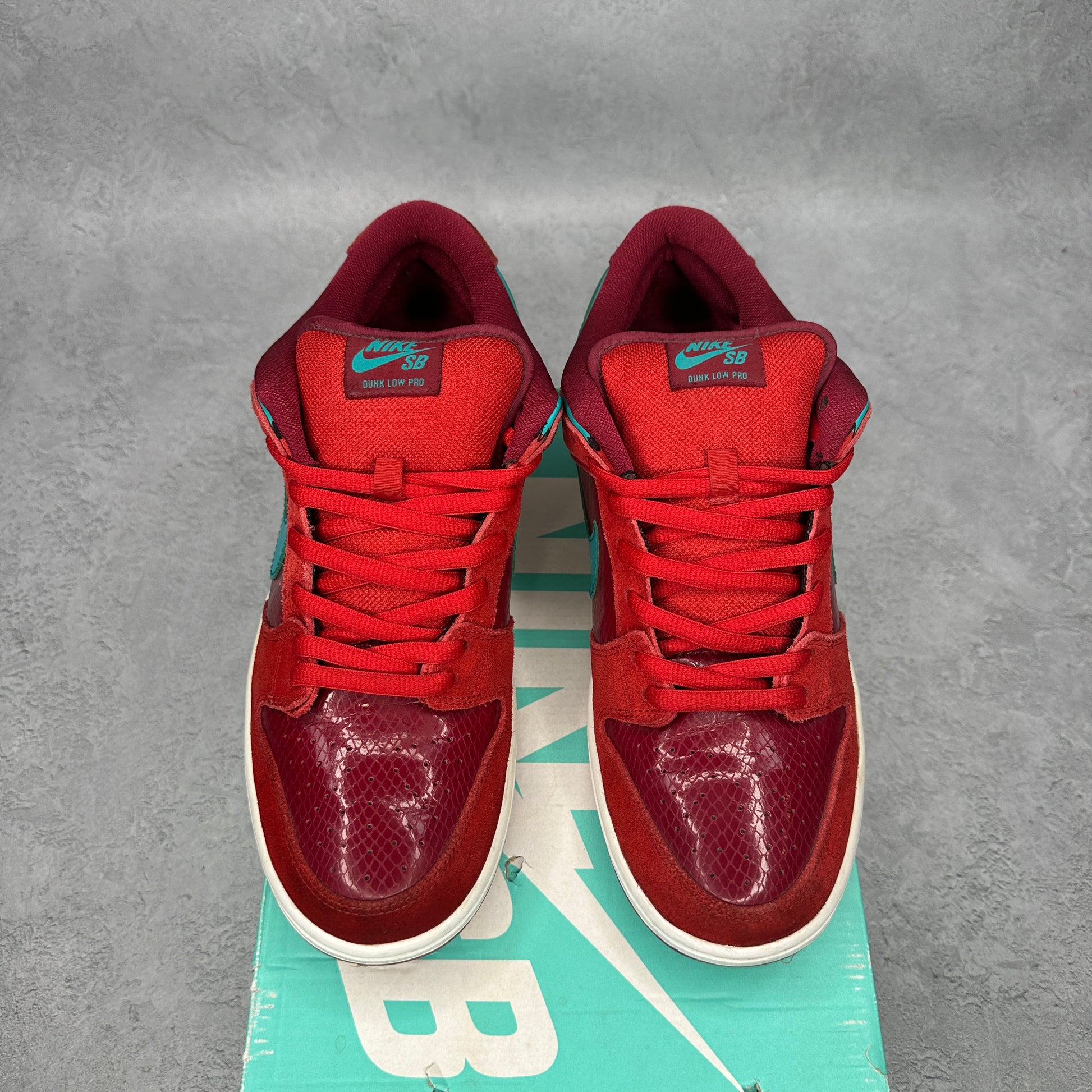 Nike SB Dunk Low Brickhouse Turbo Green *pre-owned* SIZE 11.5