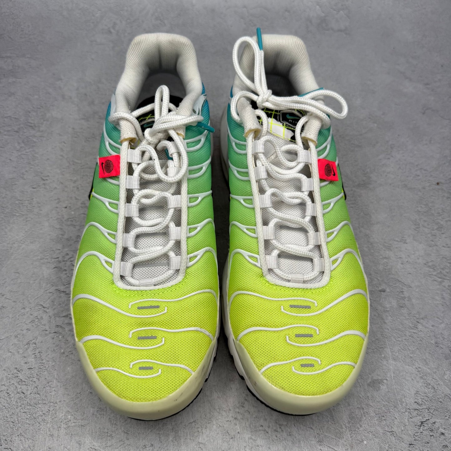 Nike Air Max Plus Worldwide *pre - owned* SIZE 8 - Kicks Collective PA - Nike - CK7291-100 - Men's Shoes - 8M/9.5W - Pre - Owned - No Box
