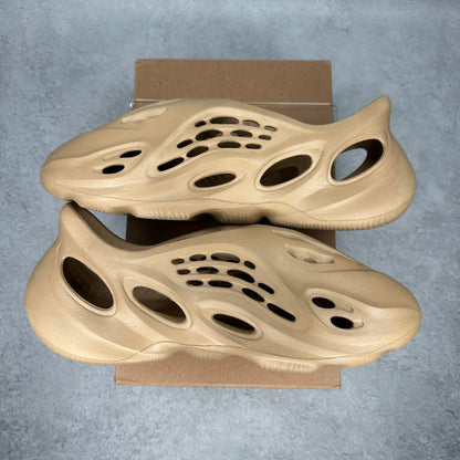 adidas Yeezy Foam RNNR Ochre VNDS *pre-owned* SIZE 12