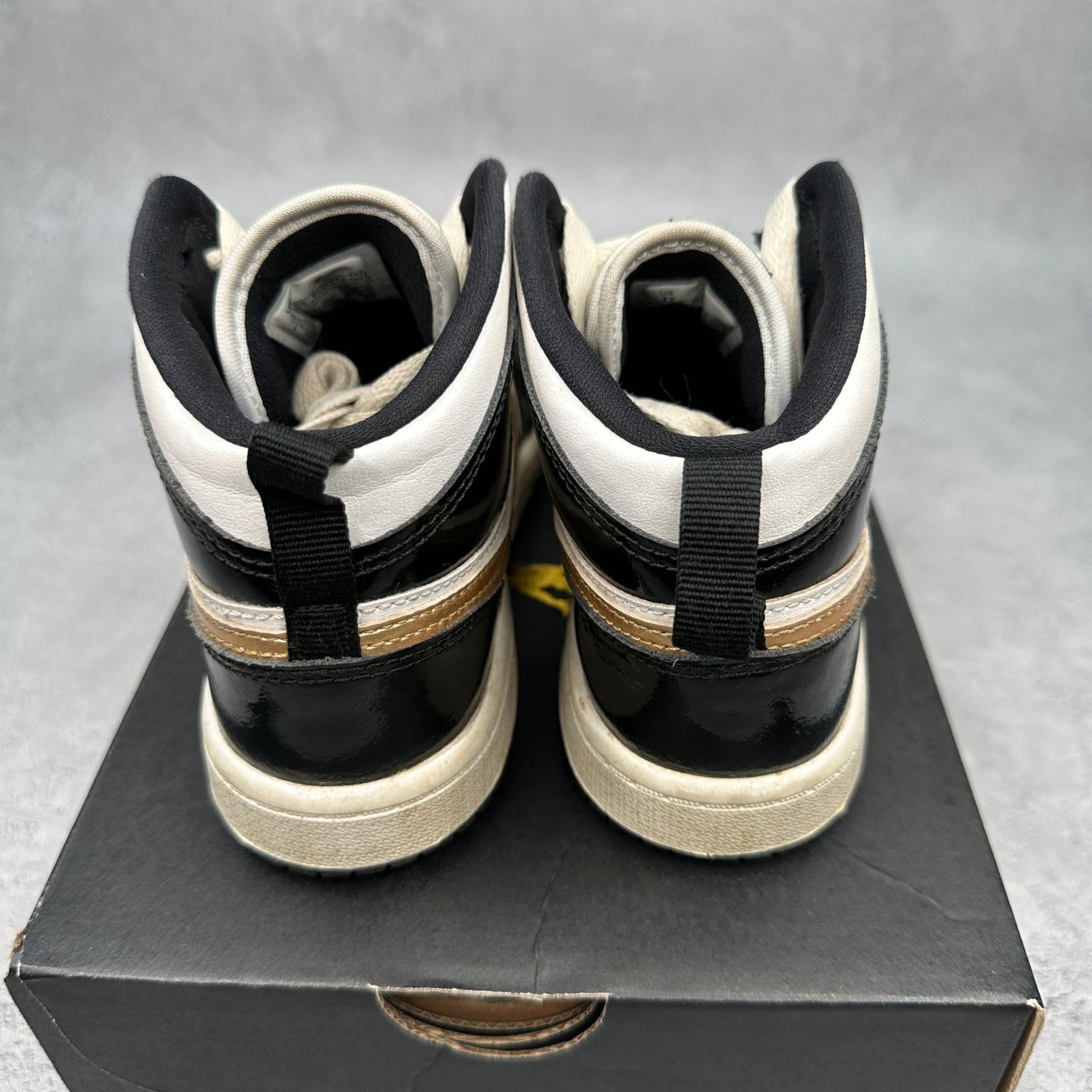 Jordan 1 Mid Patent Black White Gold (PS) *pre - owned* SIZE 1Y - Kicks Collective PA - Jordan - BQ6932 - 007 - Toddler's - 1Y - Pre - Owned