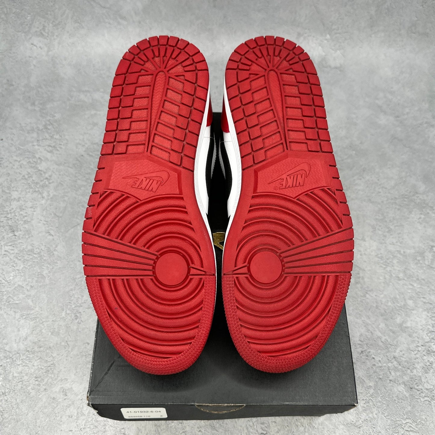 Jordan 1 Low Black Toe (2019) *pre - owned* SIZE 9.5 - Kicks Collective PA - Jordan - 553558-116 - Men's Shoes - 9.5M/11W - Pre - Owned