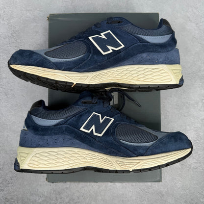 New Balance 2002R Gore-Tex Navy Arctic Grey *pre-owned* SIZE 10