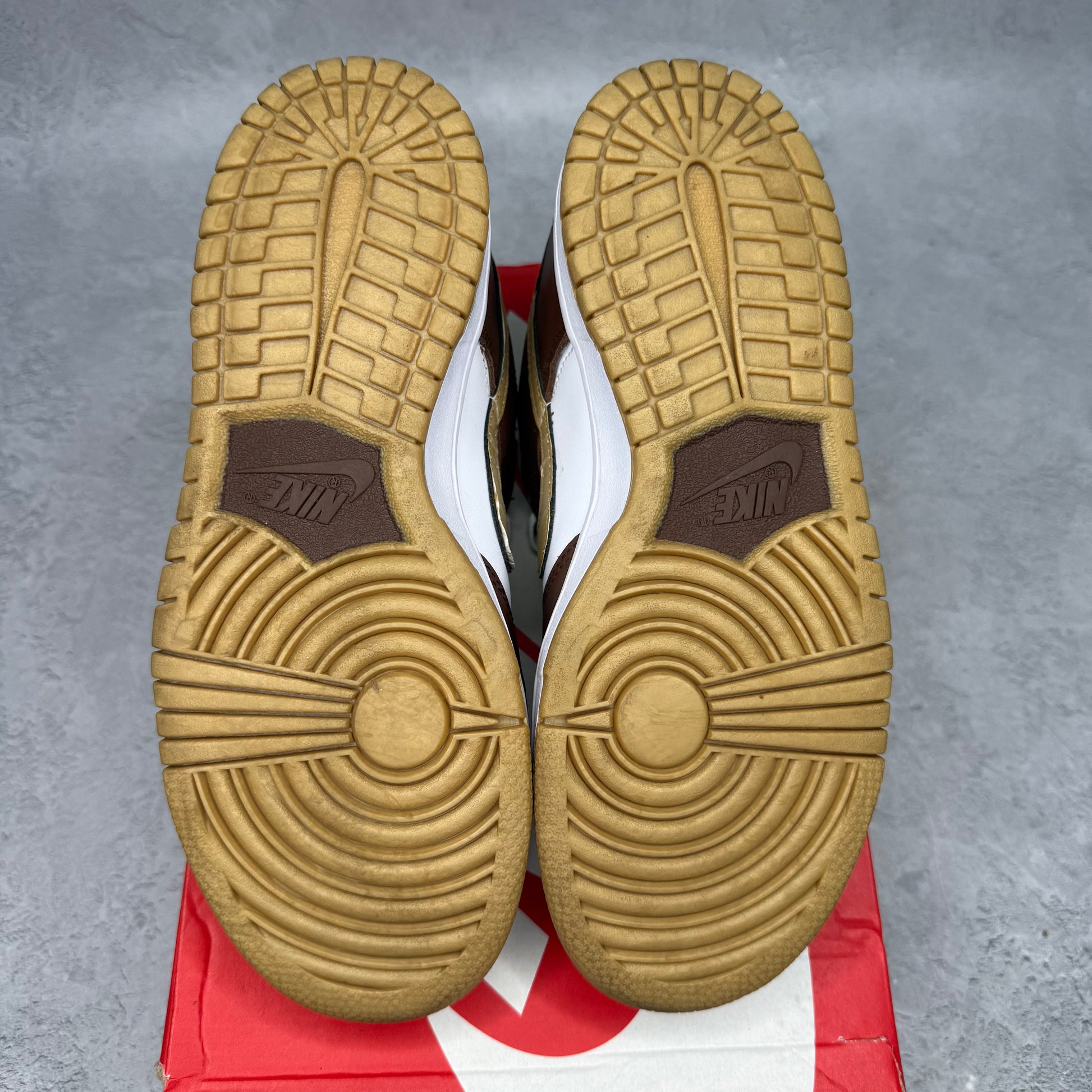 Nike Dunk Low Cacao Wow Gold (GS) *pre-owned* SIZE 5.5Y