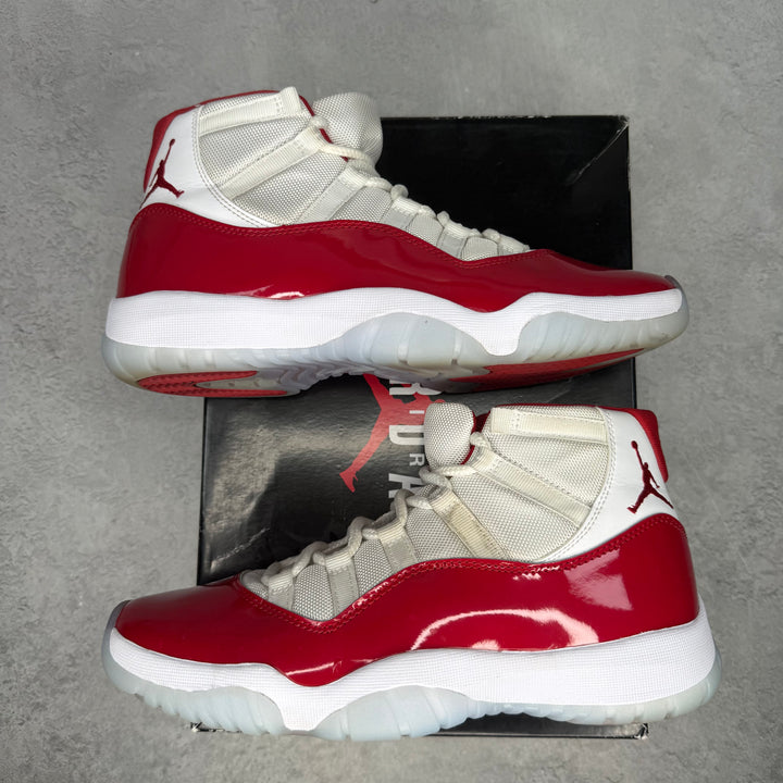 Jordan 11 Retro Cherry (2022) *pre-owned* SIZE 9