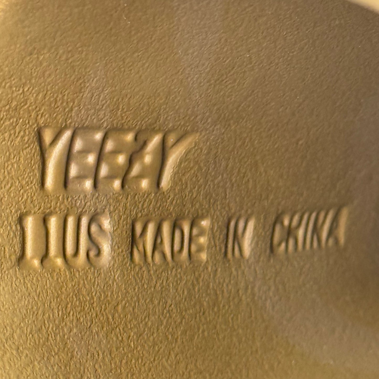 adidas Yeezy Slide Ochre *pre-owned* SIZE 11