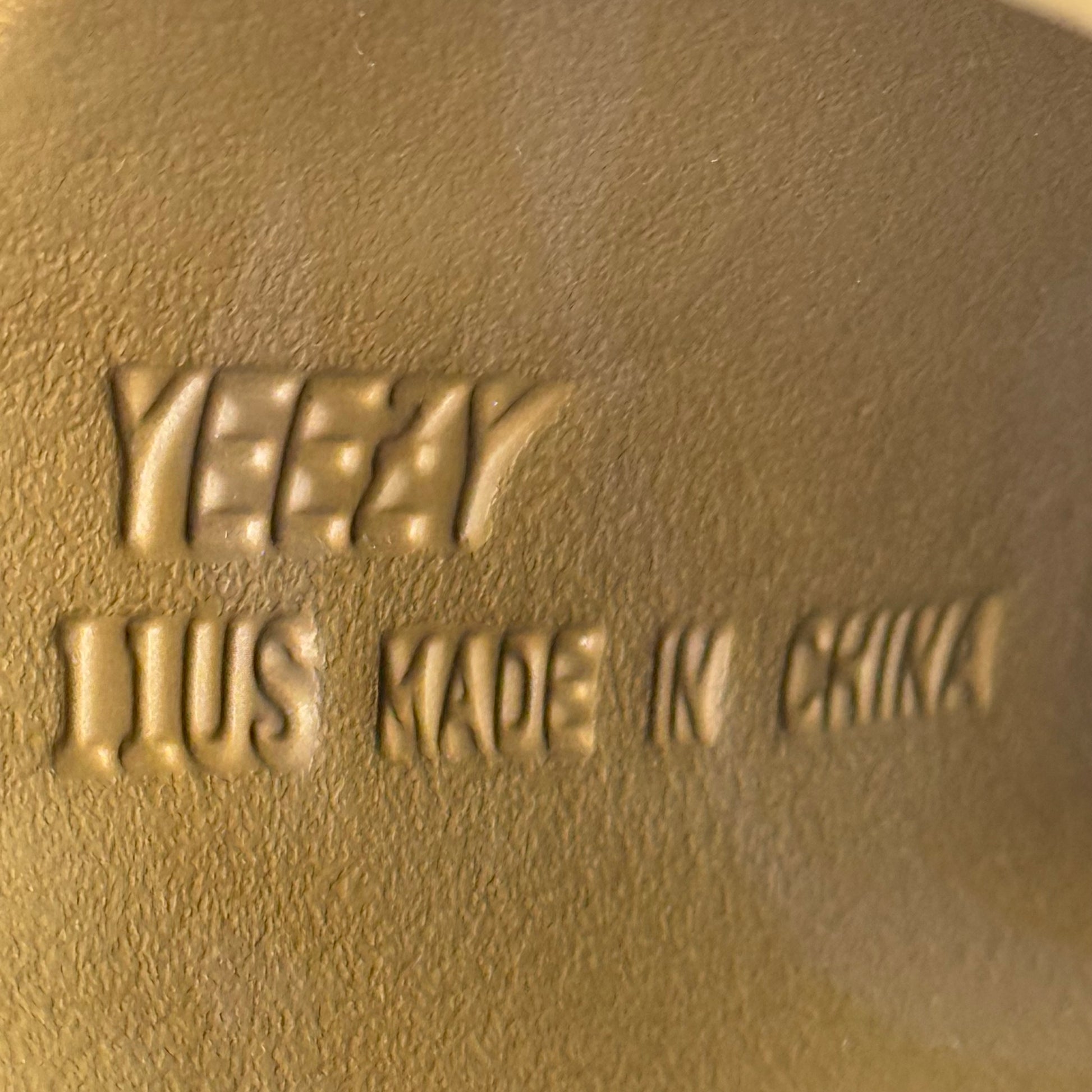 adidas Yeezy Slide Ochre *pre-owned* SIZE 11