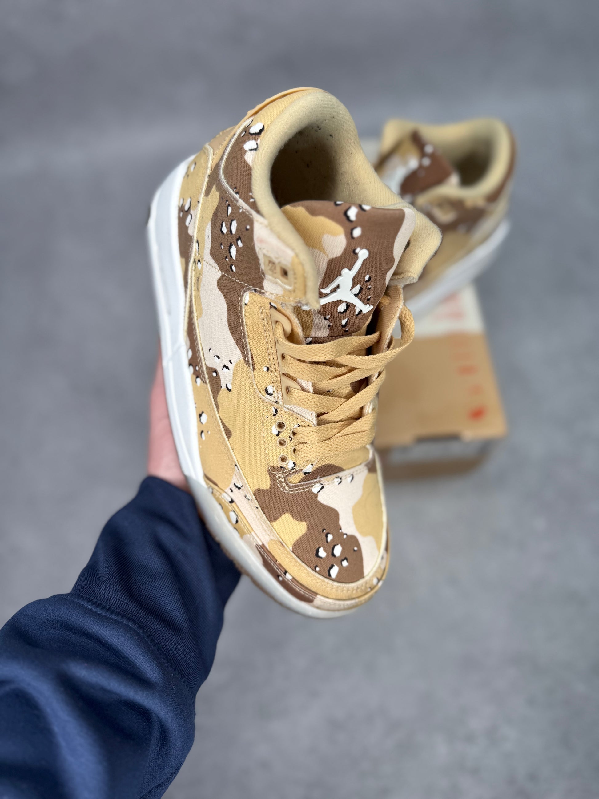 Jordan 3 Retro WNBA Desert Camo (Women's) *pre-owned* SIZE 7W/5.5Y
