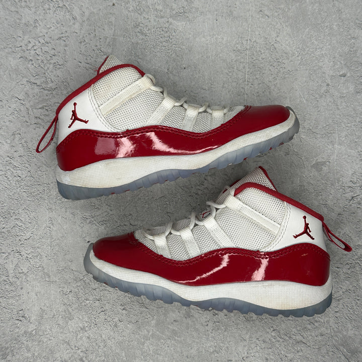 Jordan 11 Retro Cherry (2022) (TD) *pre-owned* SIZE 9C