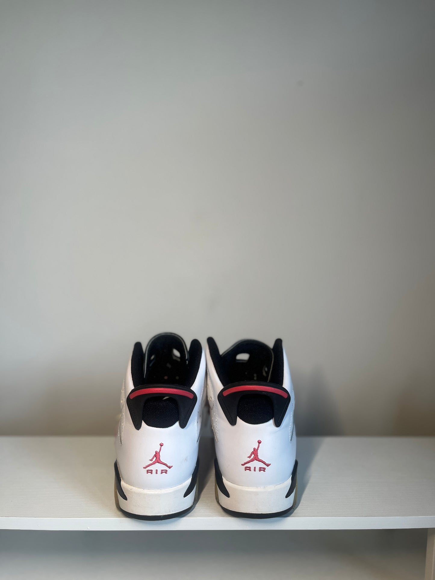 Jordan 6 Coral GS *pre-owned* (no box) (SIZE 7Y)