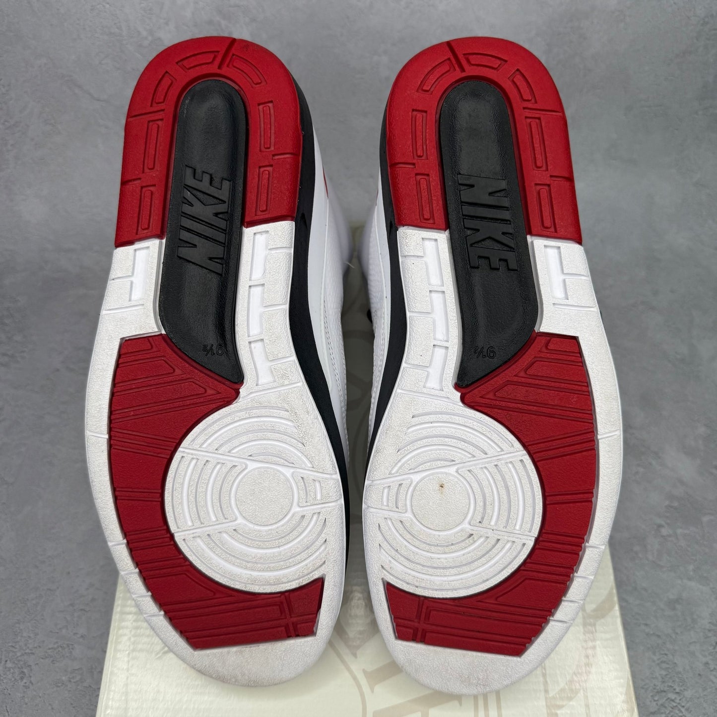 Jordan 2 Retro OG Chicago (2022) *pre - owned* SIZE 9.5 - Kicks Collective PA - Jordan - DX2454 - 106 - Men's Shoes - 9.5M/11W - Pre - Owned