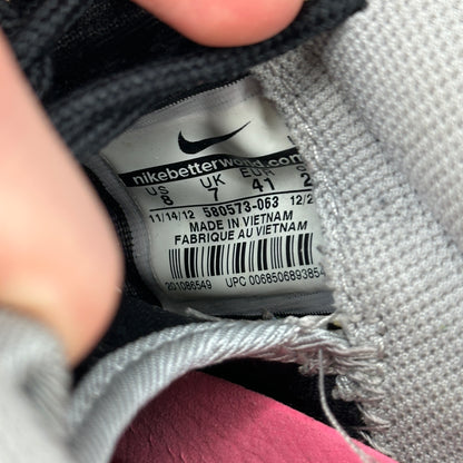 Nike Roshe Run FB Yeezy *pre-owned* SIZE 8