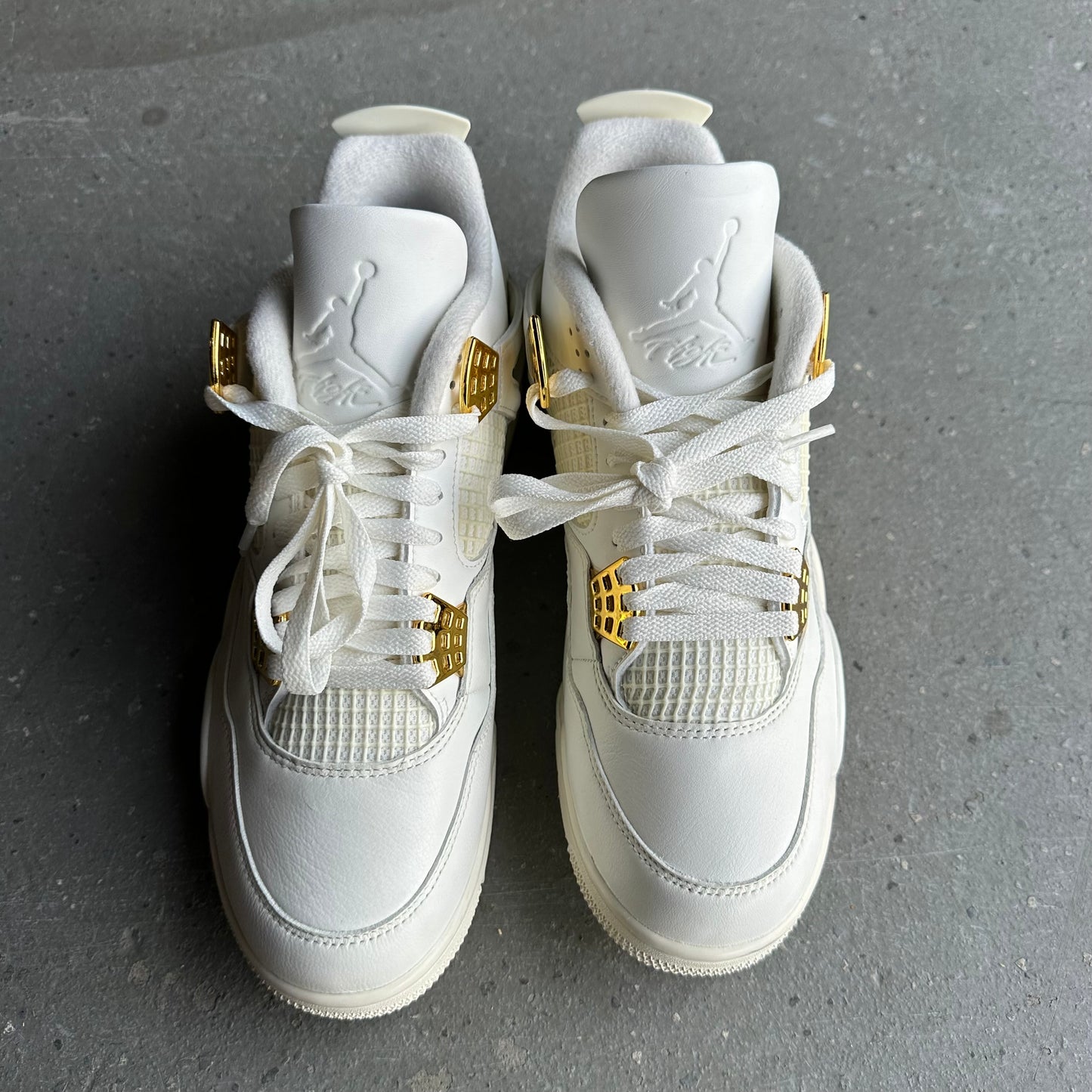 Jordan 4 Retro Metallic Gold (Women's) *pre-owned* (Size 10W/8.5M)