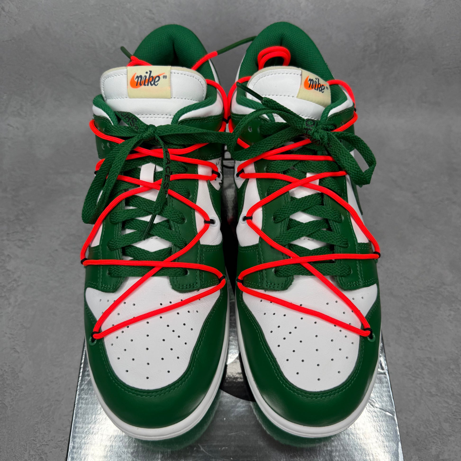 Nike Dunk Low Off-White Pine Green VNDS *pre-owned* SIZE 13