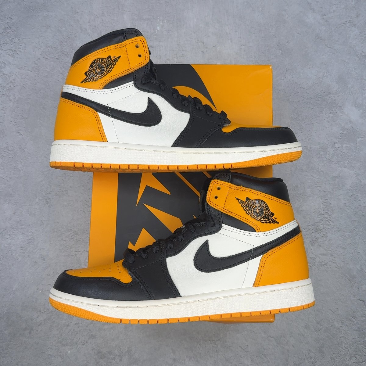 Jordan 1 Retro High OG Taxi 9 (Pre-Owned) - front
