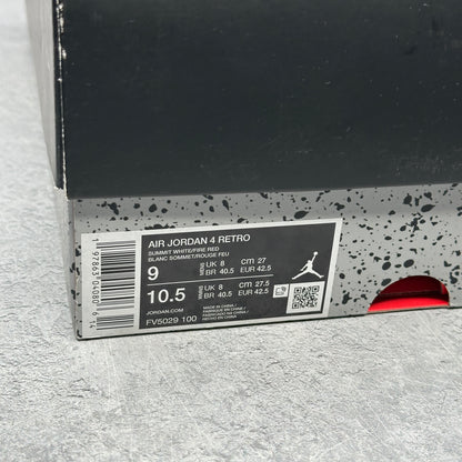 Jordan 4 Retro White Cement (2025) *pre-owned* SIZE 9