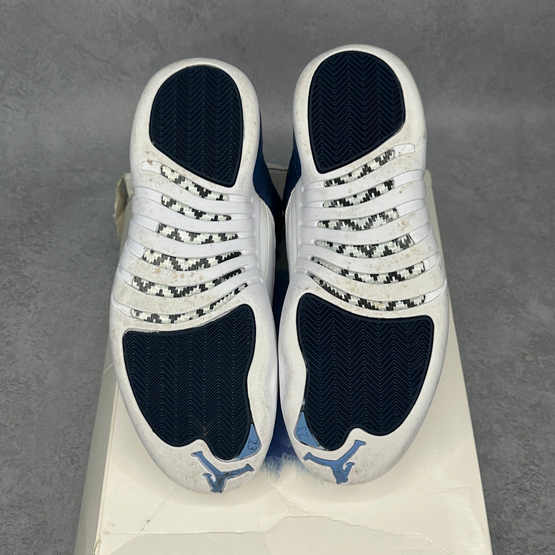 Jordan 12 Retro Indigo *pre - owned* SIZE 10.5 - Kicks Collective PA - Jordan - 130690 - 404 - Men's Shoes - 10.5M/12W - Pre - Owned