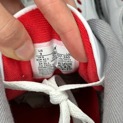 Jordan 3 Retro Fire Red (2022) *pre-owned* SIZE 9