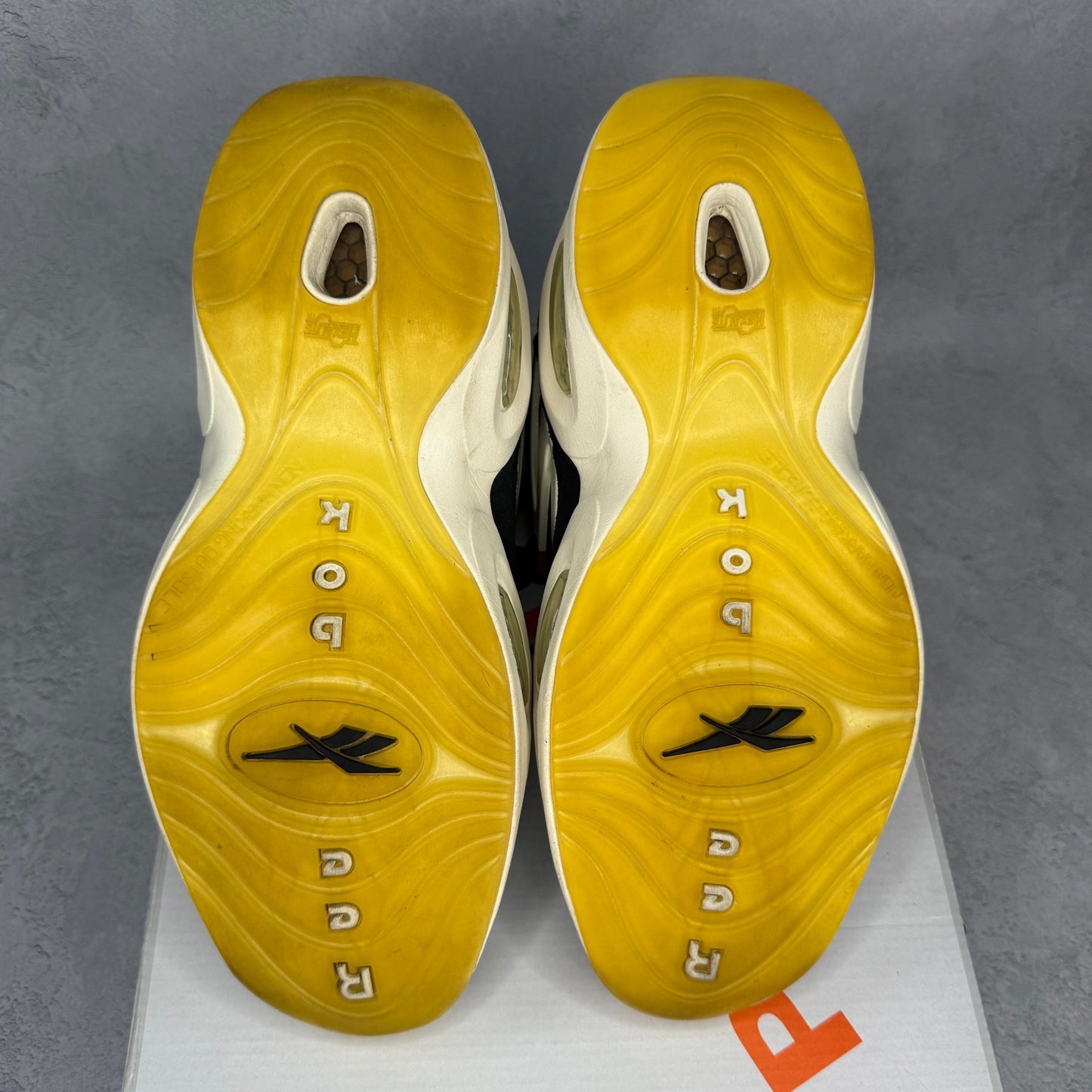 Reebok Question Pump Pump Omni Lite *pre - owned* SIZE 11 - Kicks Collective PA - Reebok - H06496 - Men's Shoes - 11M/12.5W - Pre - Owned