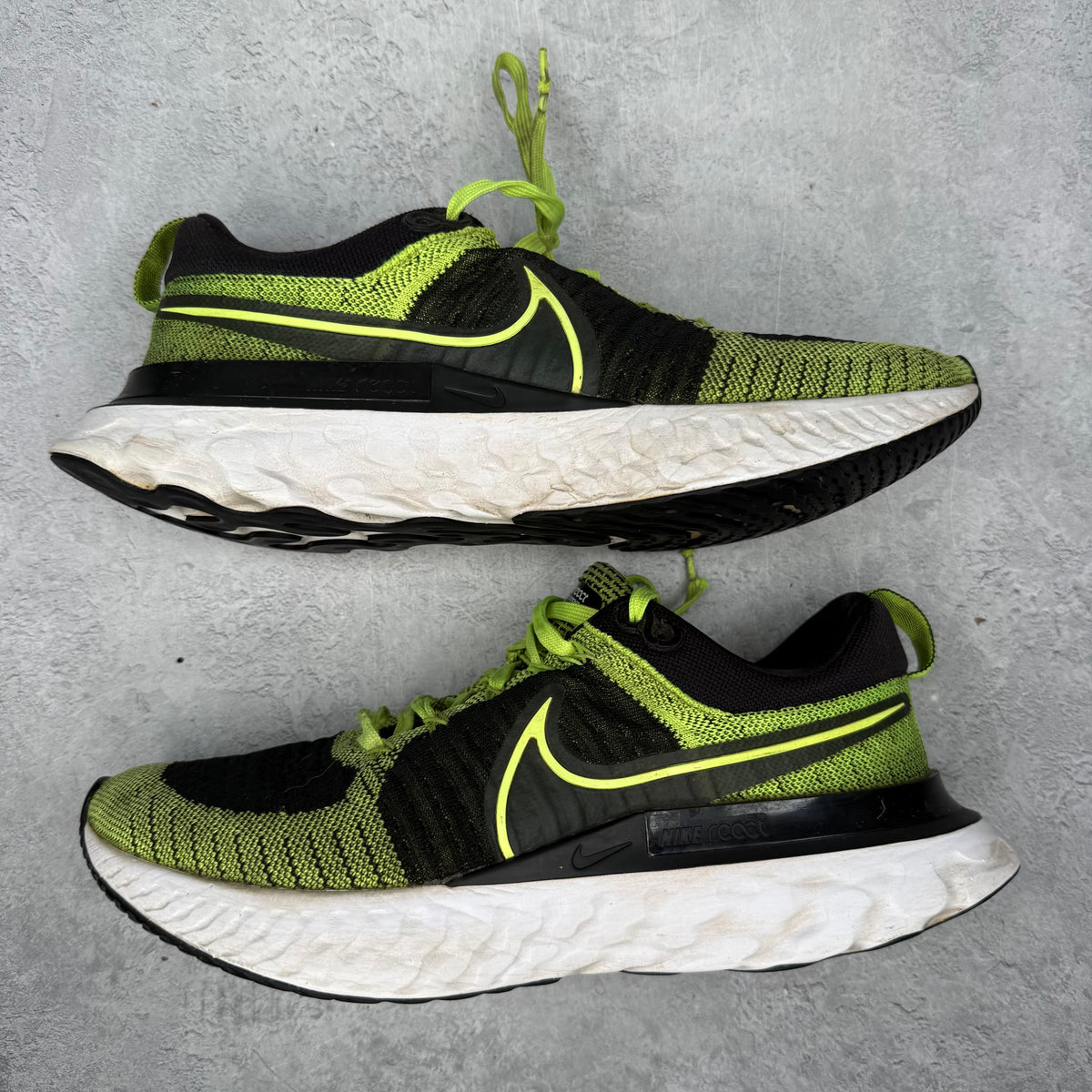 Nike React Infinity Run Flyknit 2 Volt Black *pre-owned* SIZE 10.5