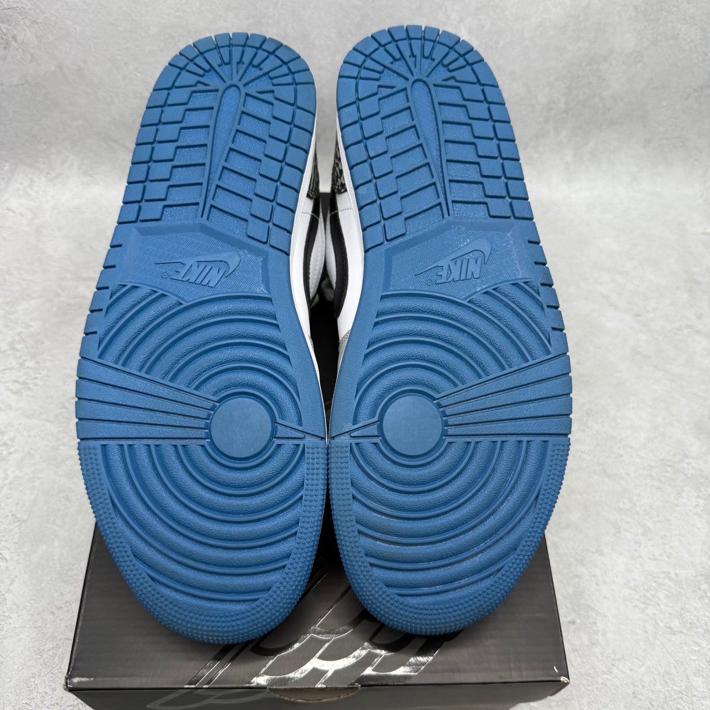 Jordan 1 Low SE True Blue *pre-owned* SIZE 10