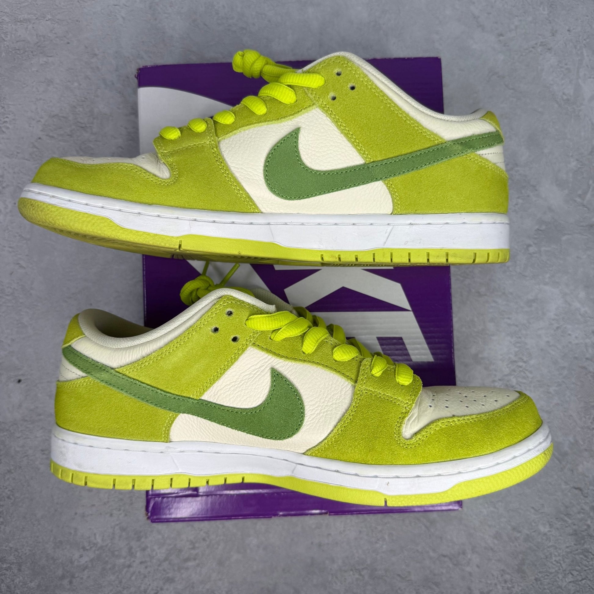 Nike SB Dunk Low Green Apple *pre - owned* SIZE 11.5 - Kicks Collective PA - Nike - DM0807 - 300 - Men's Shoes - 11.5M/13W - Pre - Owned