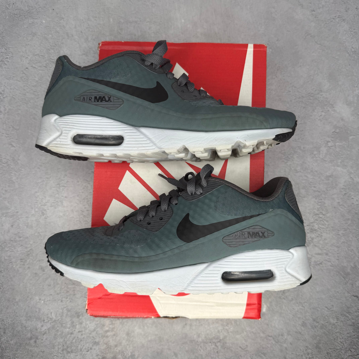 Nike Air Max 90 Ultra Essential 'Hasta' *pre-owned* SIZE 8