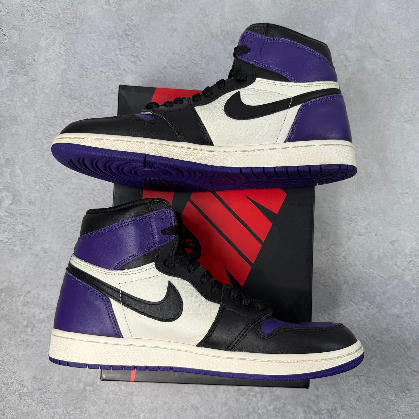 Jordan 1 Retro High Court Purple *pre-owned* SIZE 9.5