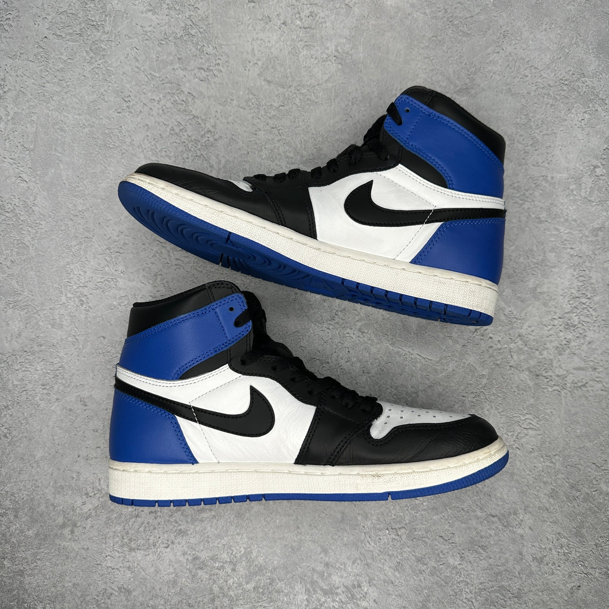 Jordan 1 Retro High Game Royal (FRAGMENT CUSTOM) *pre-owned* SIZE 9