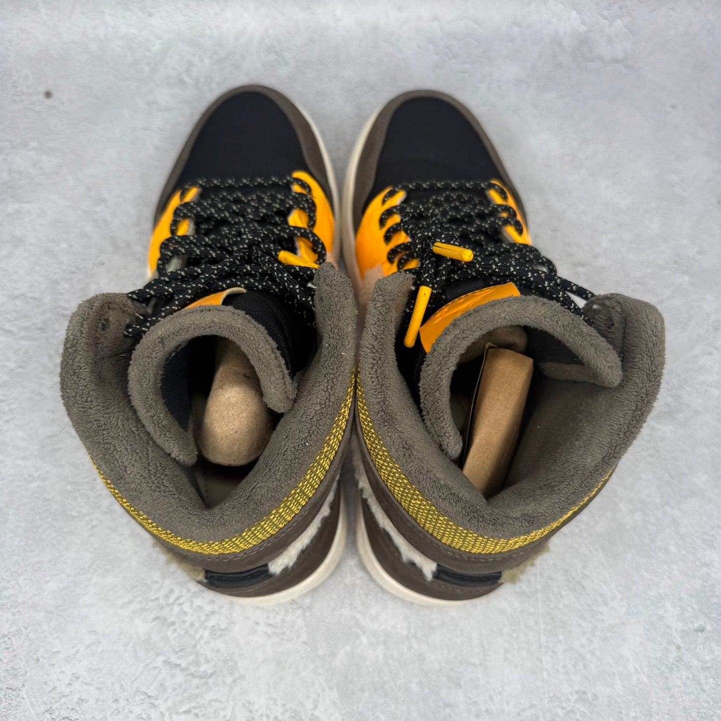 Jordan 1 Retro High Utility Pack (Women's) *pre - owned* SIZE 7M/8.5W - Kicks Collective PA - Jordan - AV3724-200 - Women's Shoes - 7M/8.5W - Pre - Owned - No Box